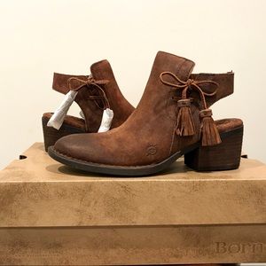 Bran New brown Born Ankle boots with Tassel!